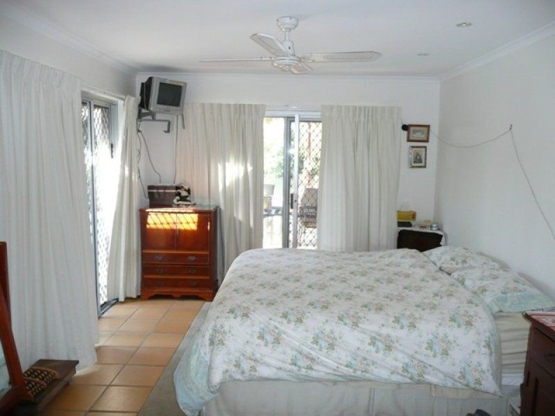 30 Karina Crescent, Broadbeach Waters QLD 4218