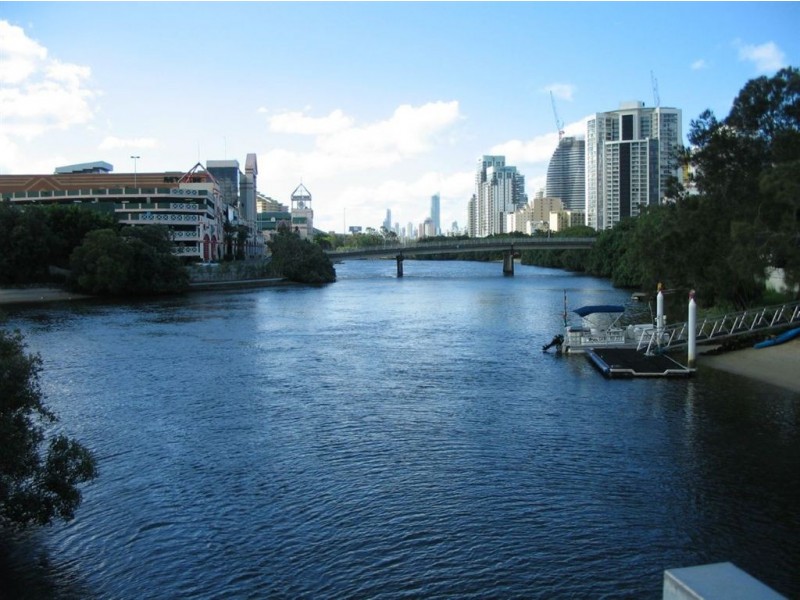 4/1 Orvieto Ave, Mermaid Waters QLD 4218