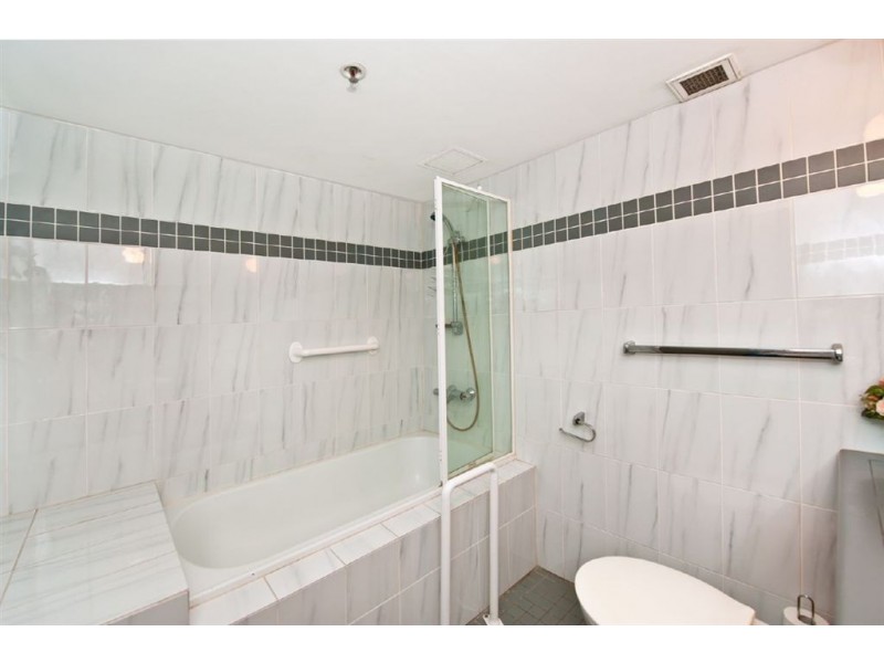 101/15 Victoria Avenue, Broadbeach QLD 4218