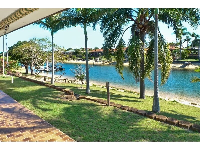 19 Delungra Street, Broadbeach Waters QLD 4218