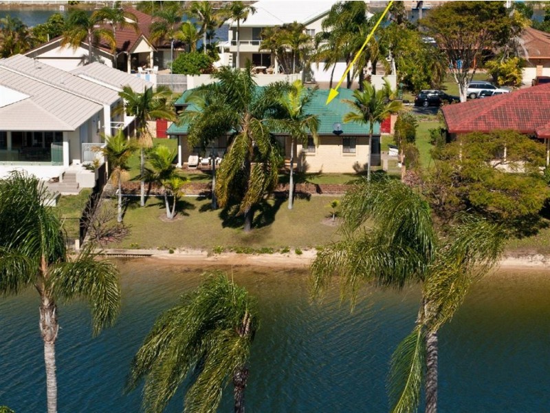 19 Delungra Street, Broadbeach Waters QLD 4218