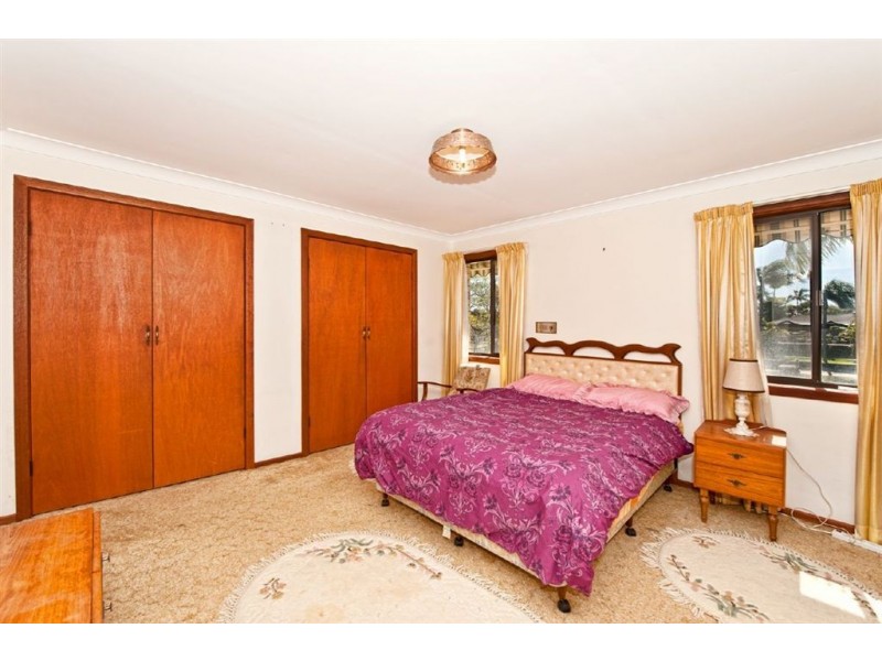 19 Delungra Street, Broadbeach Waters QLD 4218