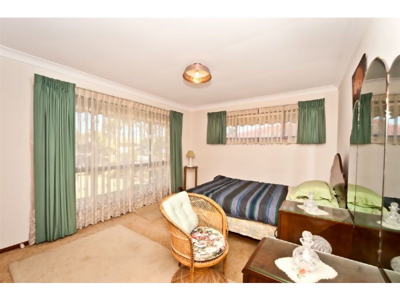 19 Delungra Street, Broadbeach Waters QLD 4218