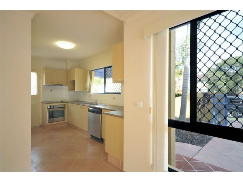 1/20 Duet Drive, Mermaid Waters QLD 4218