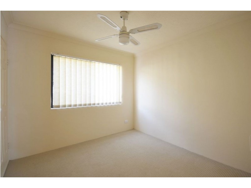 1/20 Duet Drive, Mermaid Waters QLD 4218