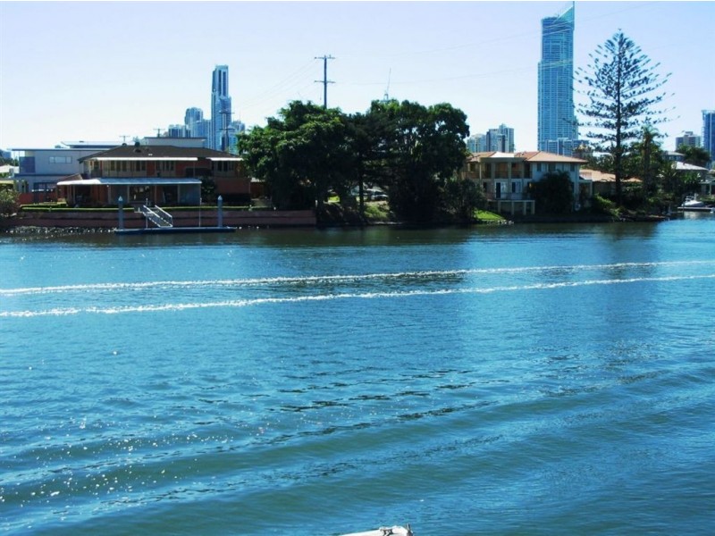 31 Furlong Street, Broadbeach Waters QLD 4218