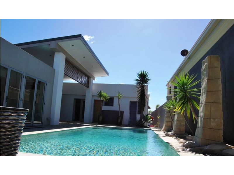 31 Furlong Street, Broadbeach Waters QLD 4218