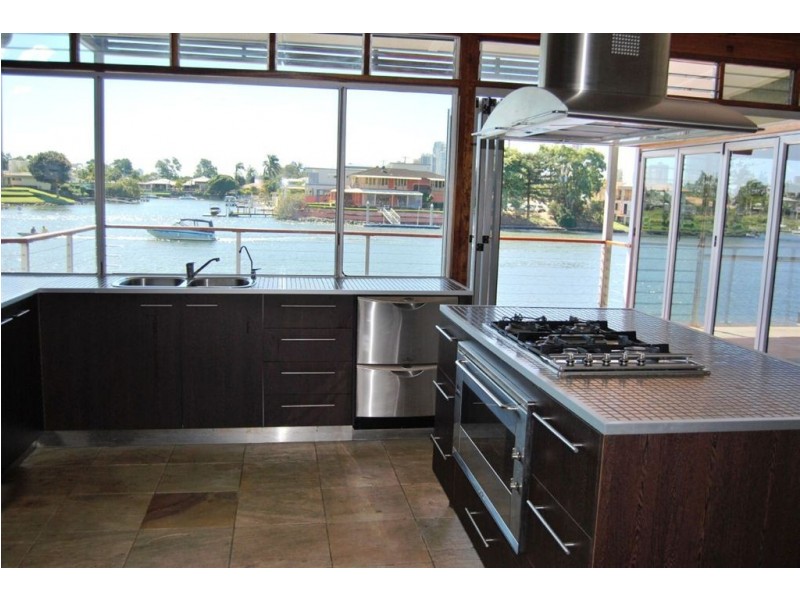31 Furlong Street, Broadbeach Waters QLD 4218