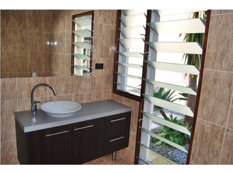 31 Furlong Street, Broadbeach Waters QLD 4218