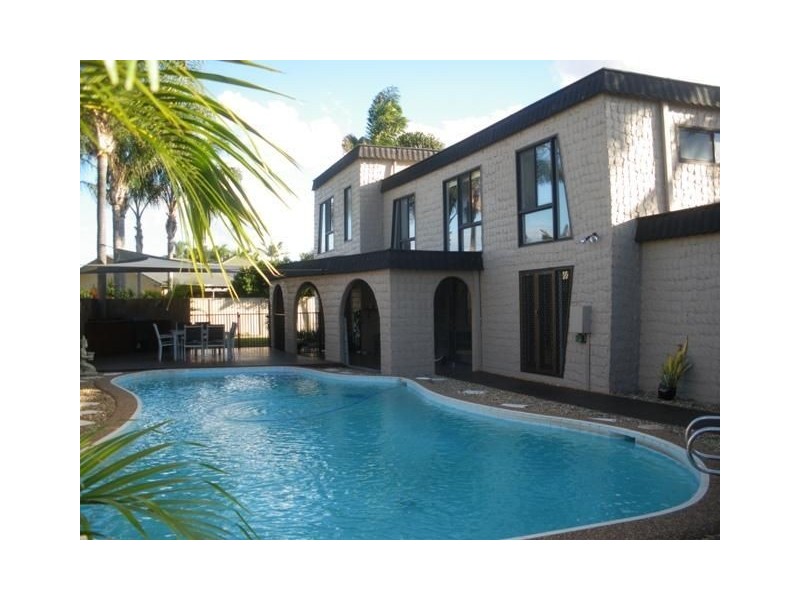 42 Markeri Street, Mermaid Waters QLD 4218