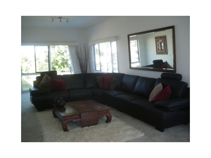 42 Markeri Street, Mermaid Waters QLD 4218