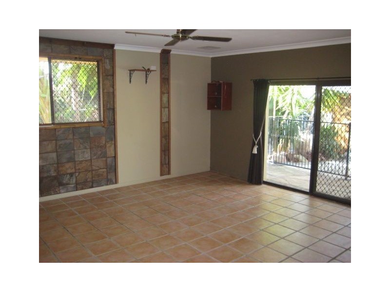 10 Aroona Avenue, Broadbeach Waters QLD 4218
