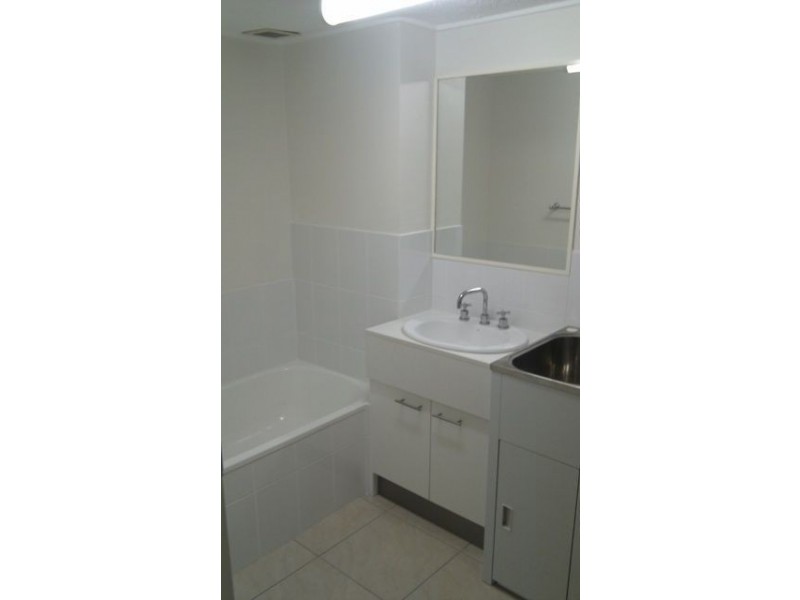 4/38 Duet Drive, Mermaid Waters QLD 4218