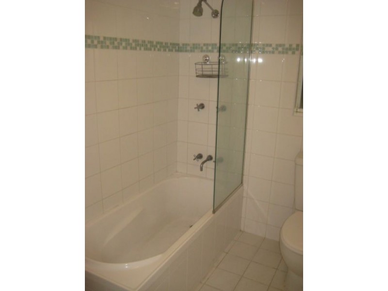 2/2063 Gold Coast Hwy, Miami QLD 4220