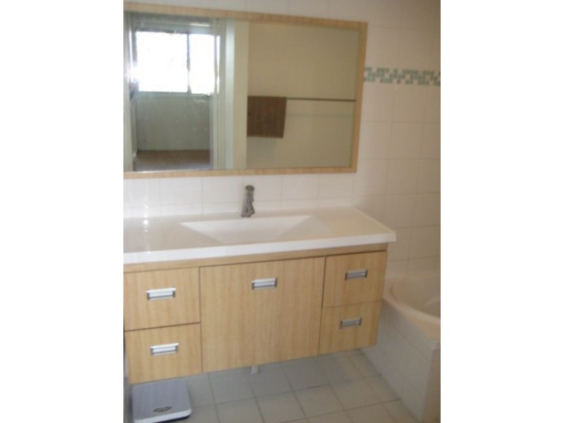 2/2063 Gold Coast Hwy, Miami QLD 4220