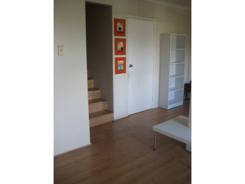 2/2063 Gold Coast Hwy, Miami QLD 4220