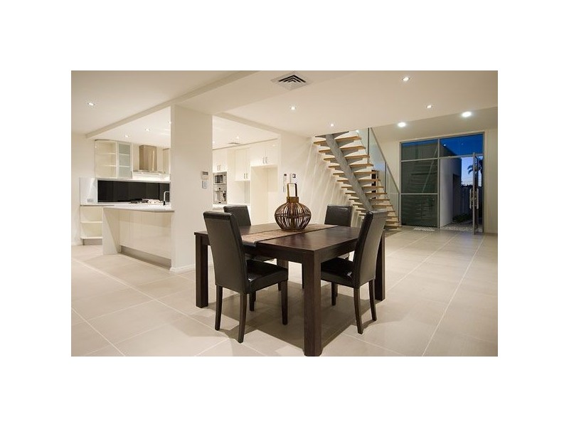 17 Alvarado Court, Broadbeach Waters QLD 4218