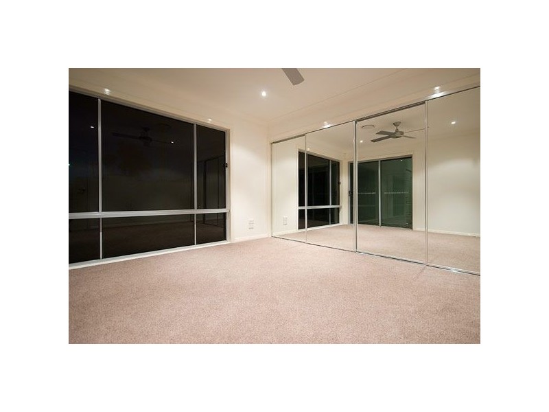 17 Alvarado Court, Broadbeach Waters QLD 4218