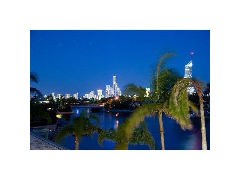 17 Alvarado Court, Broadbeach Waters QLD 4218