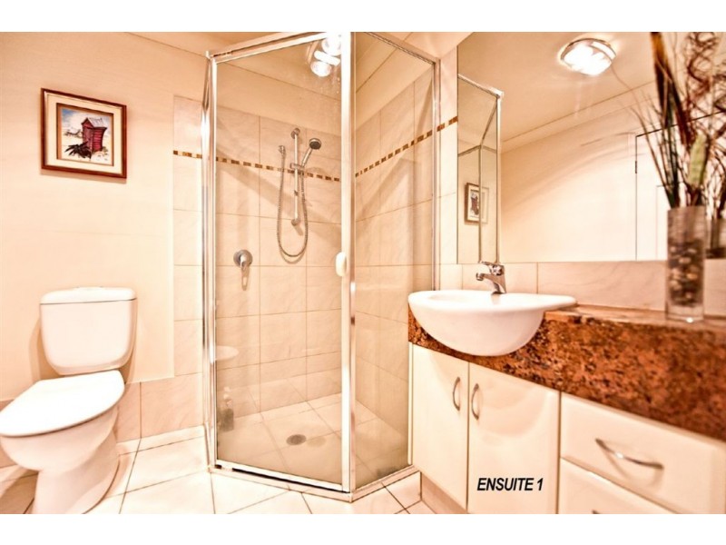 1/13 Vaggelas Crescent, Biggera Waters QLD 4216