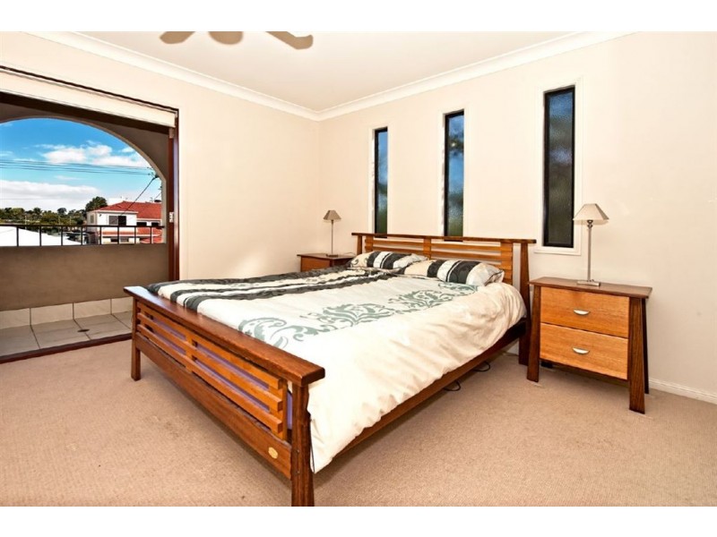 1/13 Vaggelas Crescent, Biggera Waters QLD 4216