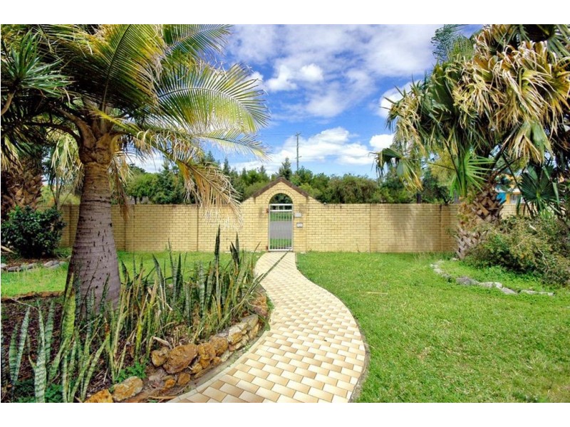 15 Cypress Drive West, Broadbeach Waters QLD 4218