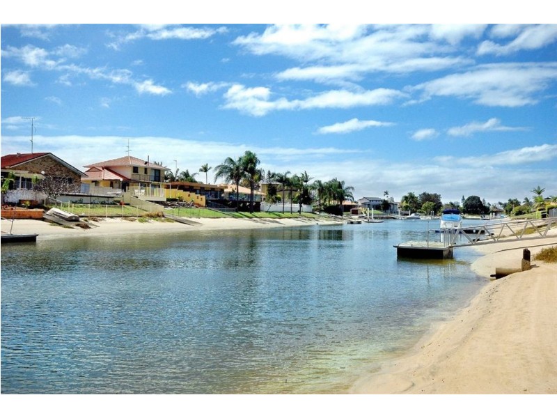 15 Cypress Drive West, Broadbeach Waters QLD 4218