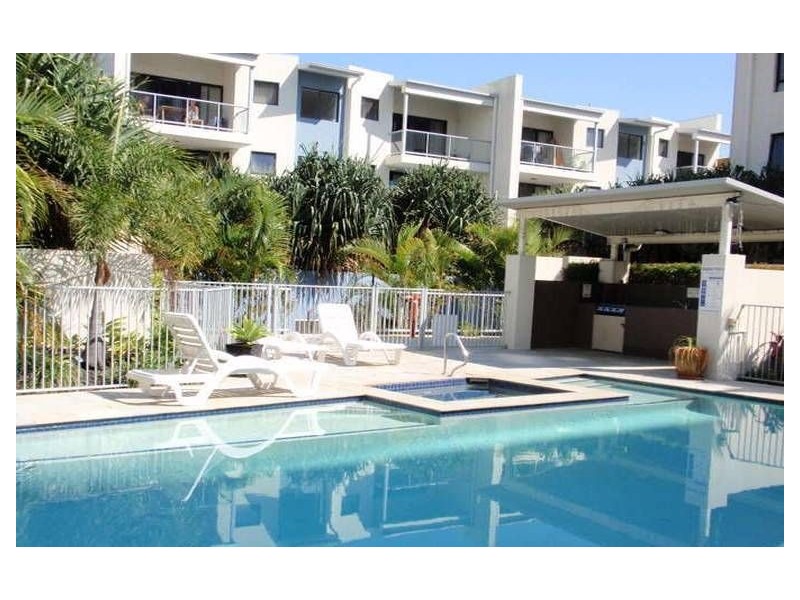 2/6 Fifth Avenue, Burleigh Heads QLD 4220