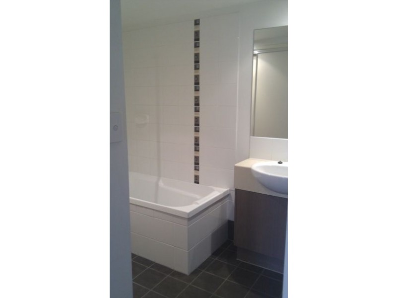 2/6 Fifth Avenue, Burleigh Heads QLD 4220