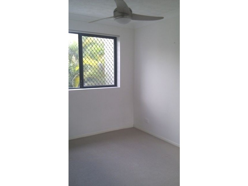 2/6 Fifth Avenue, Burleigh Heads QLD 4220