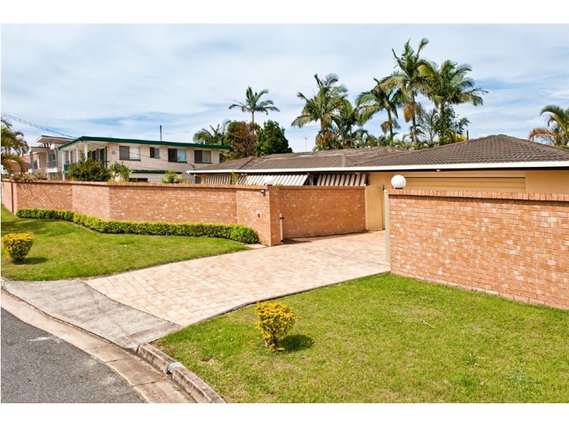 24 Furlong Street, Broadbeach Waters QLD 4218