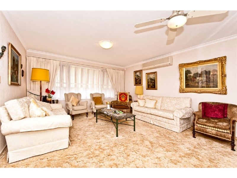 24 Furlong Street, Broadbeach Waters QLD 4218