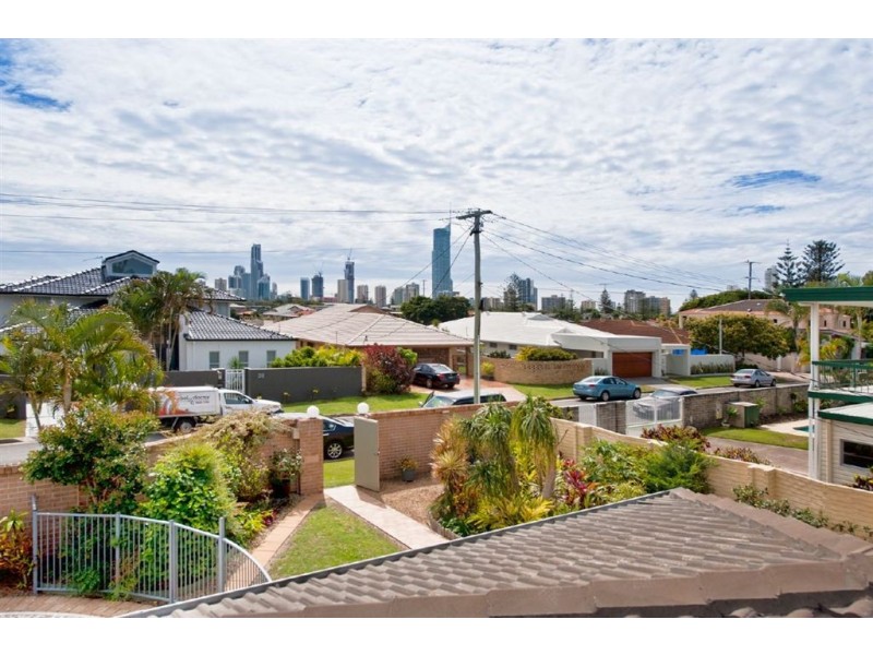 24 Furlong Street, Broadbeach Waters QLD 4218