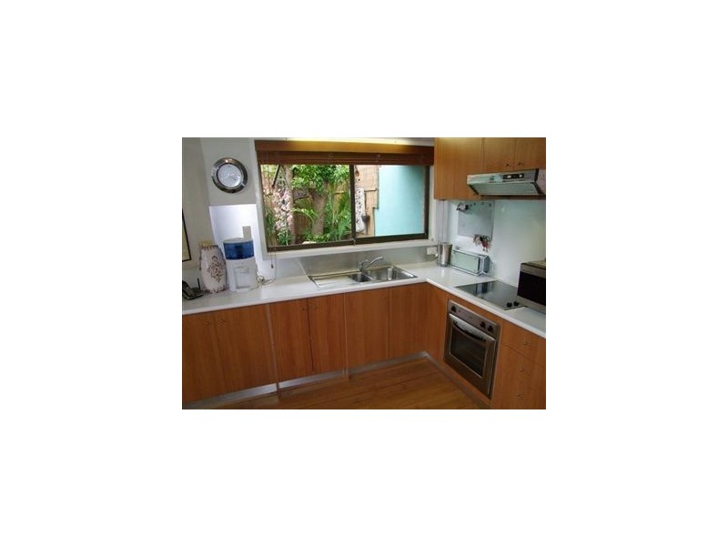 1/11 Orvieto Avenue, Mermaid Waters QLD 4218