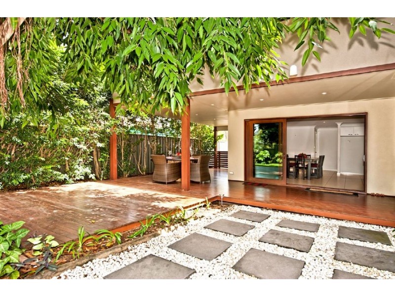 62 T E Peters Drive, Broadbeach Waters QLD 4218