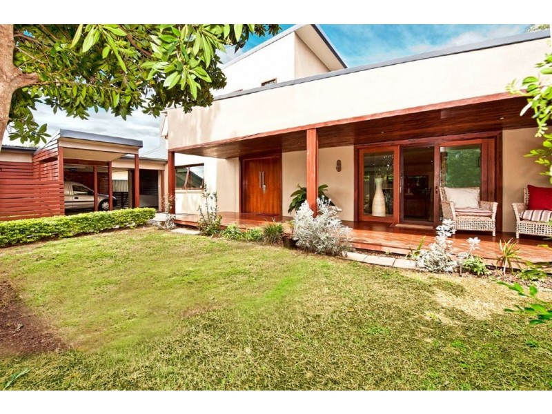 62 T E Peters Drive, Broadbeach Waters QLD 4218