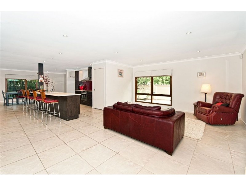 62 T E Peters Drive, Broadbeach Waters QLD 4218