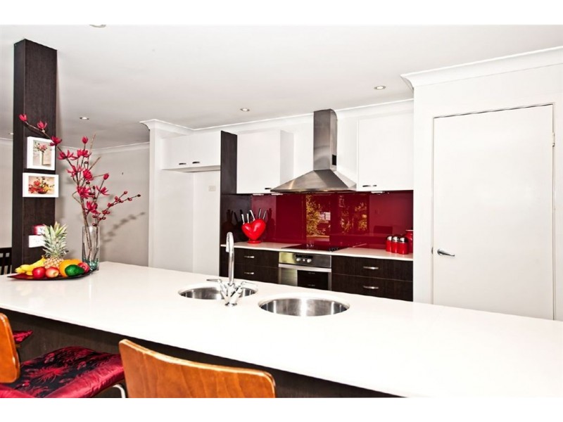 62 T E Peters Drive, Broadbeach Waters QLD 4218