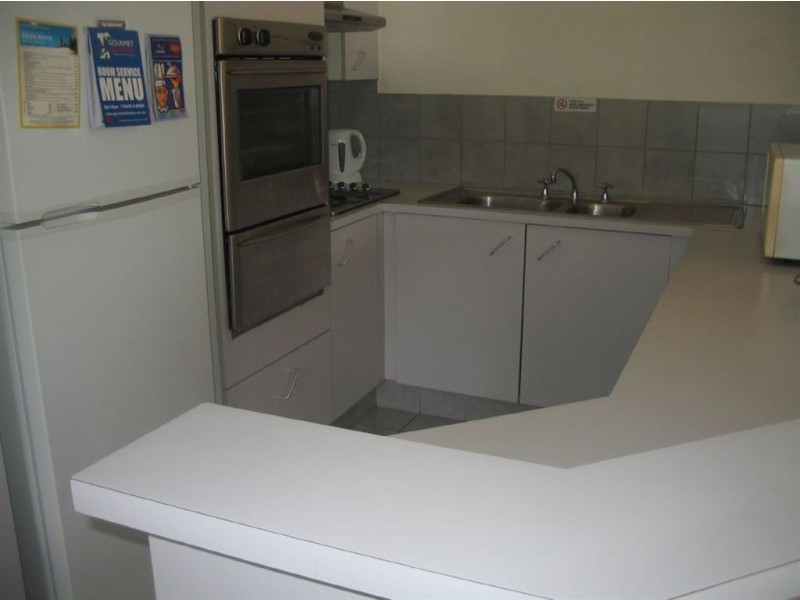 15/42 Beach Parade, Broadbeach QLD 4218