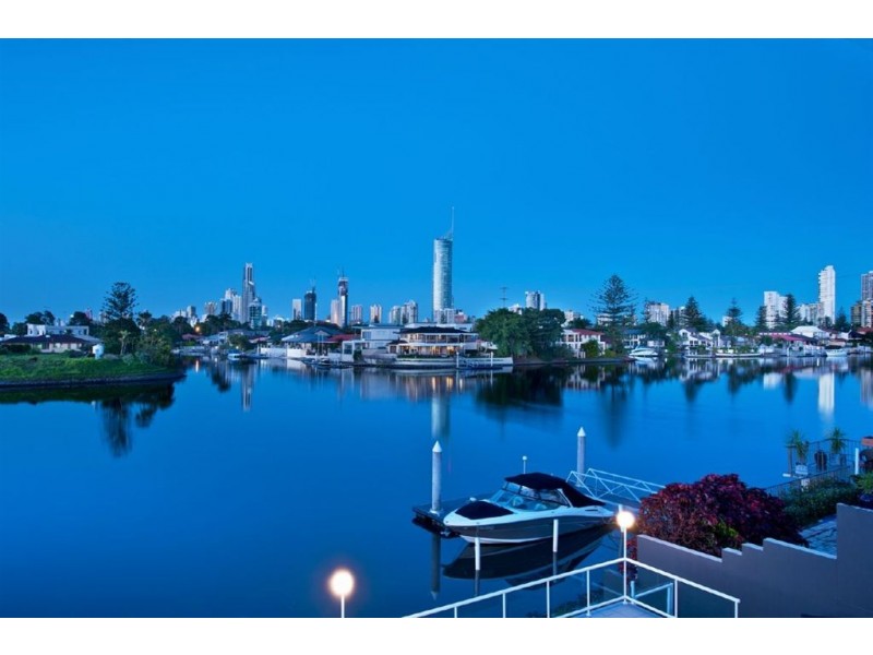 39 Furlong Street, Broadbeach Waters QLD 4218