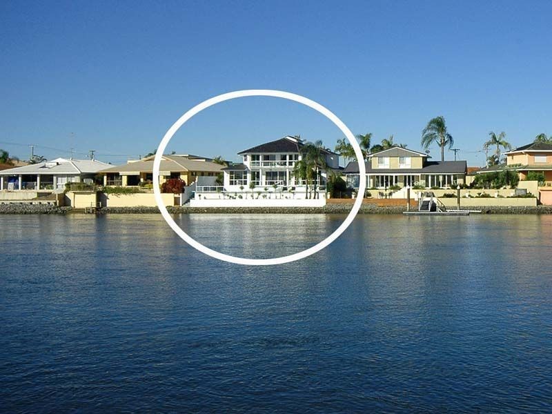 39 Furlong Street, Broadbeach Waters QLD 4218