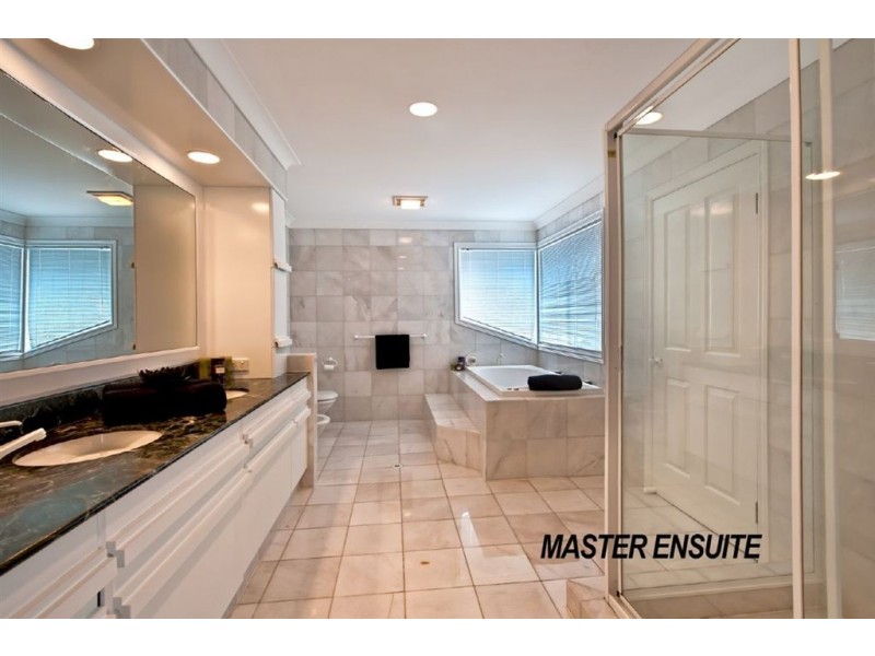 39 Furlong Street, Broadbeach Waters QLD 4218