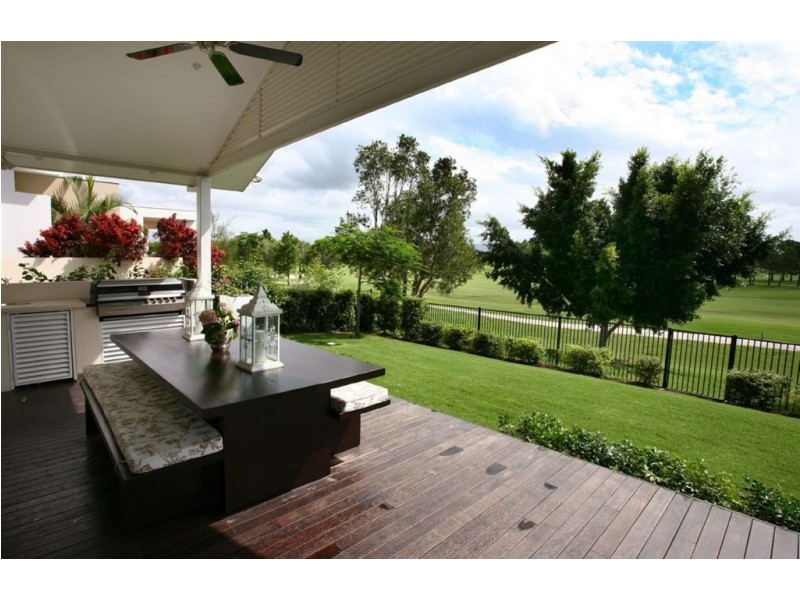 1042 Lakeview Terrace, Royal Pines, Benowa QLD 4217
