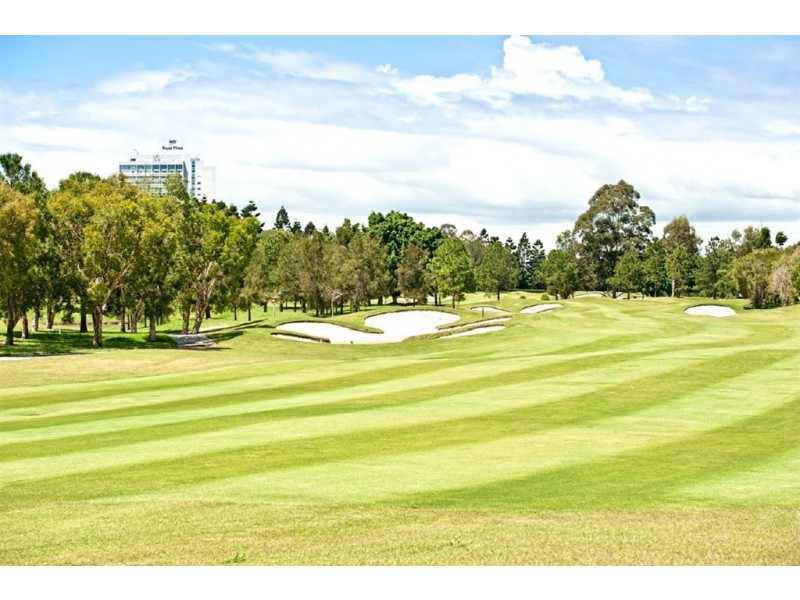 1042 Lakeview Terrace, Royal Pines, Benowa QLD 4217