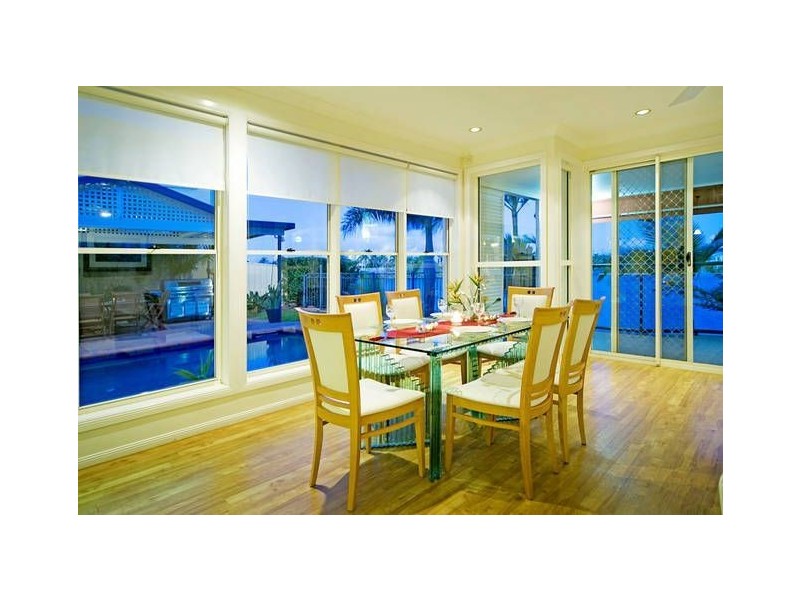 22 Ipsley Drive, Broadbeach Waters QLD 4218