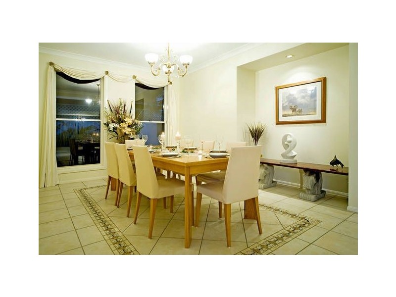 22 Ipsley Drive, Broadbeach Waters QLD 4218