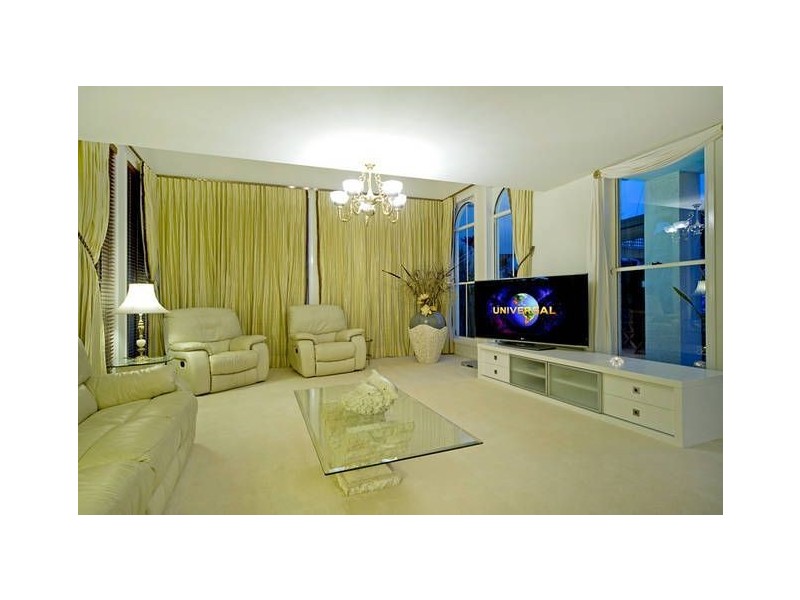 22 Ipsley Drive, Broadbeach Waters QLD 4218