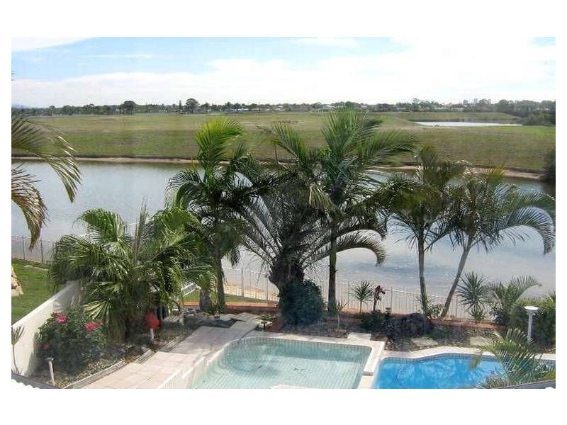 5 Cessnock Close, Mermaid Waters QLD 4218