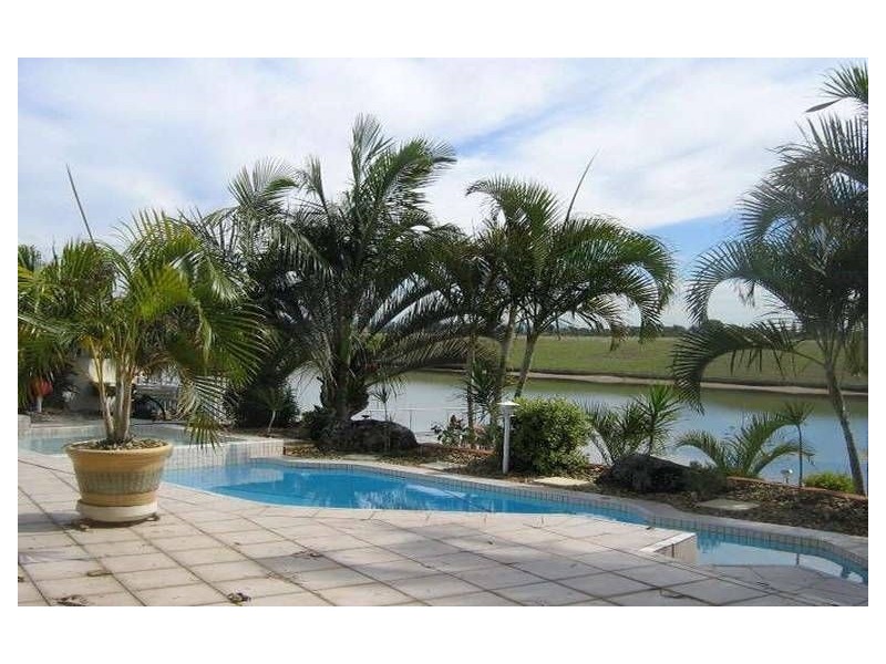 5 Cessnock Close, Mermaid Waters QLD 4218