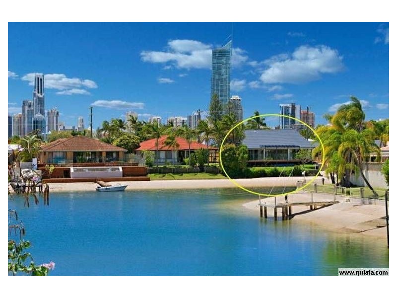 10 Meredith Drive, Broadbeach Waters QLD 4218
